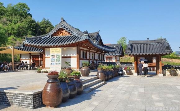 세라비한옥카페 외부