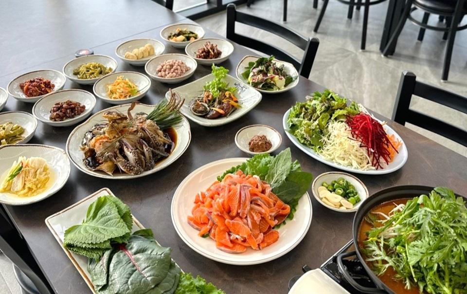 봉담뜰 & 송이랑게 한상차림