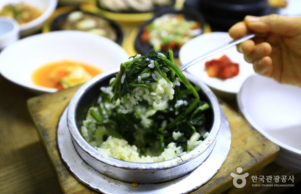 돌집식당 곤드레밥