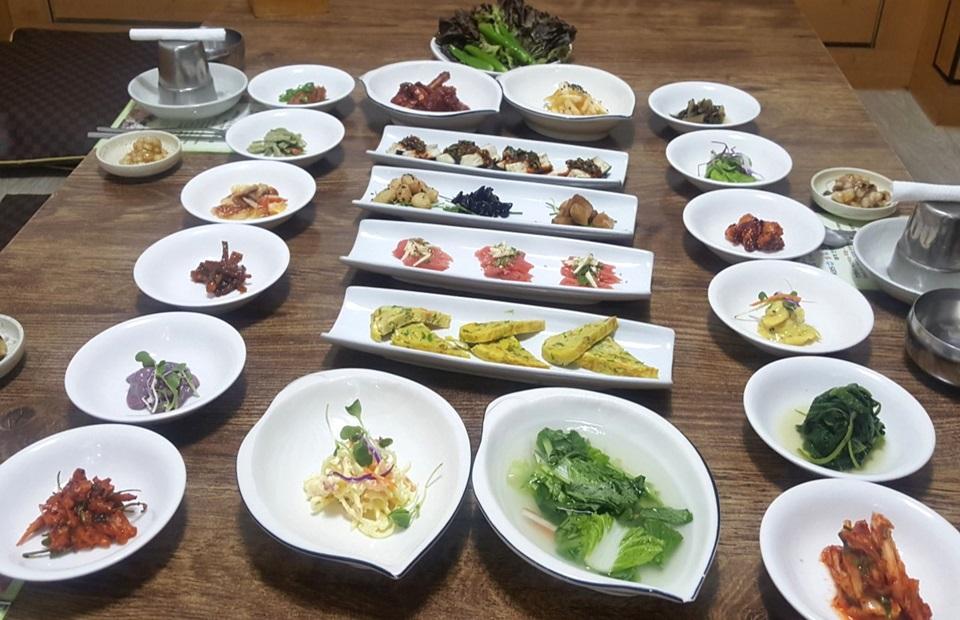 장다리마늘약선 반찬들