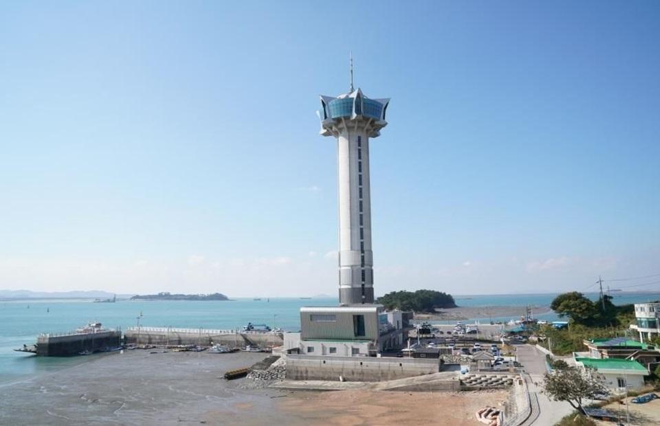 칠산타워 건물 외관