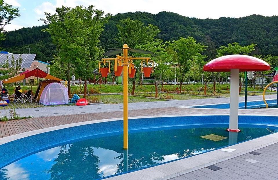 강변사리캠핑장 물놀이장