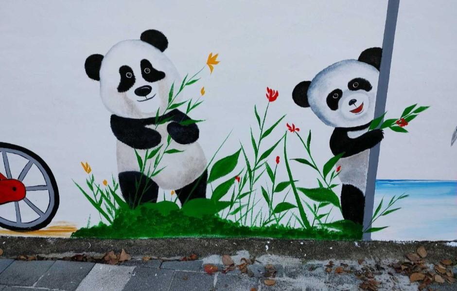 윤서갤러리 팬더 벽화