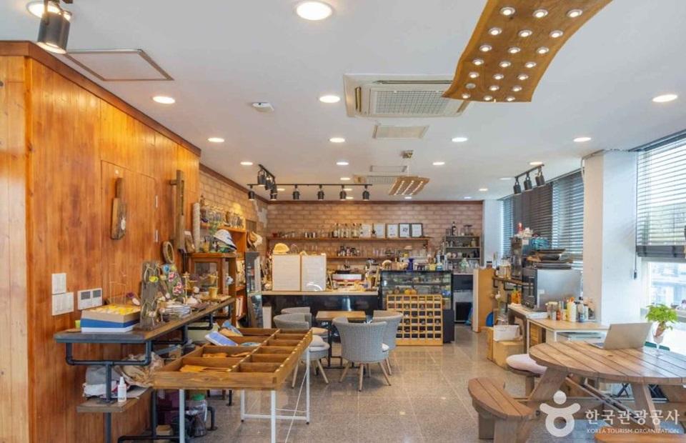 꽃띄움 가게 내부