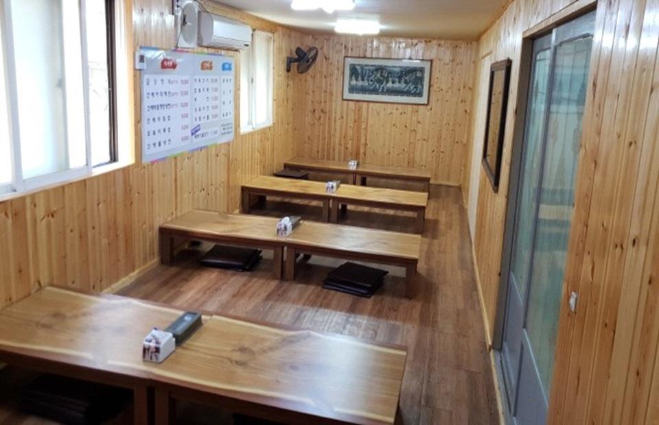 금강식당 내부좌석