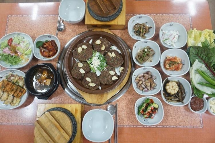 왕릉숯불갈비 한상차림