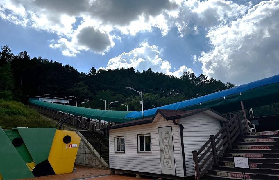 반디랜드 사계절 썰매장 건물 전경