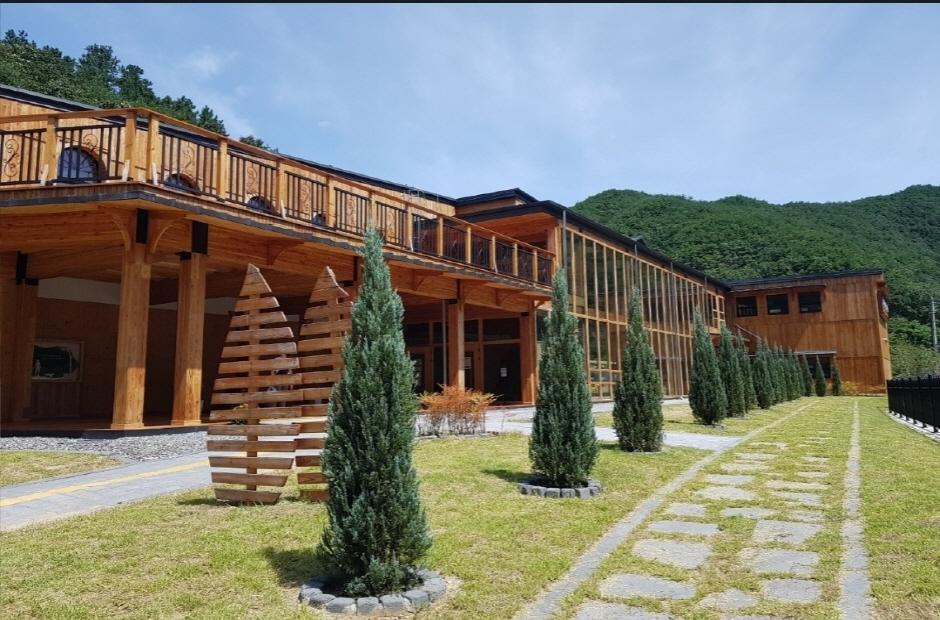 목재문화체험장 외관 전경