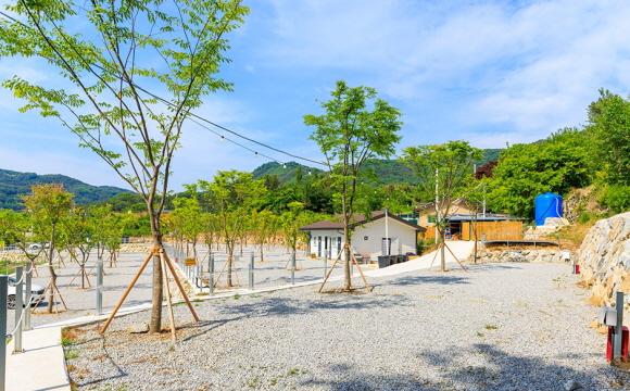 산앤호반캠핑장 전경