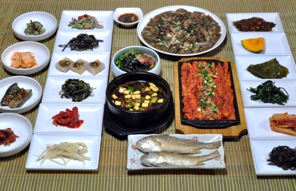 금강식당 한상차림