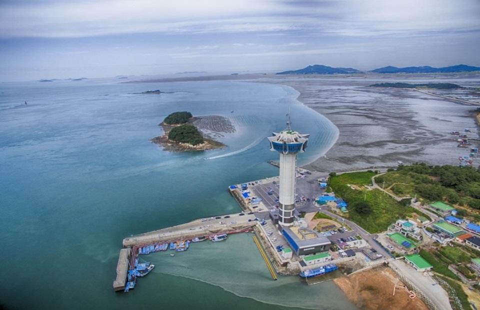 칠산타워 전경