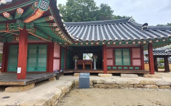 의복체험관 내부 한옥